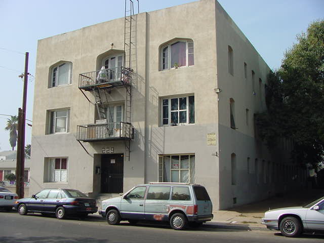 Center hallway building